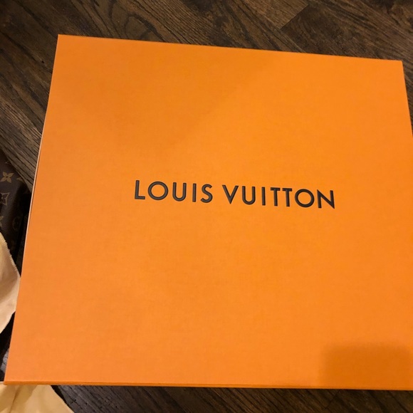 Louis Vuitton Handbags - Louis Vuitton Artsy MM